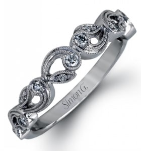 An anniversary band from Simon G.’s Trellis collection