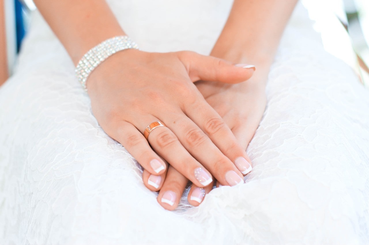 diamond bracelet on lady